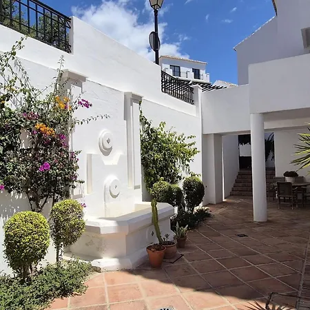 En Monteros Apartment *